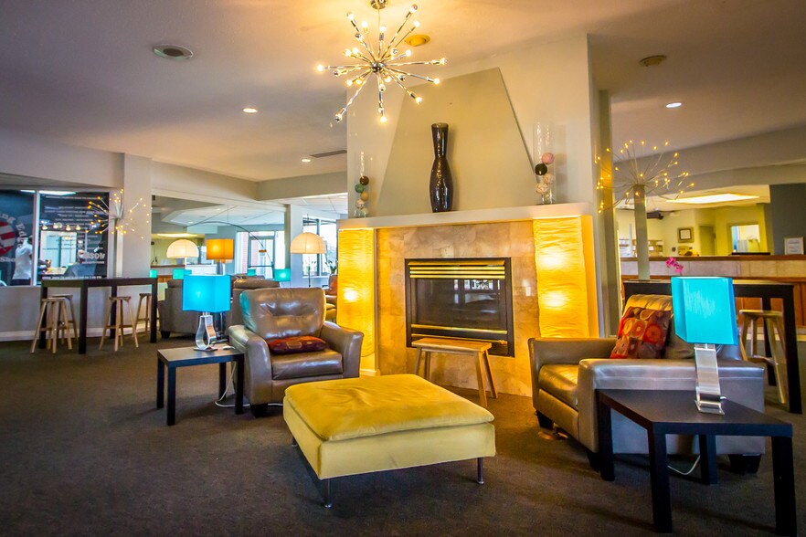 More Photos Of 411 Lakewood Cir, Colorado Springs Hotel For Sale