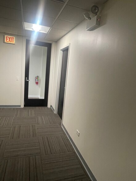 More Photos Of 4901 W Irving Park Rd, Chicago Unknown For Lease