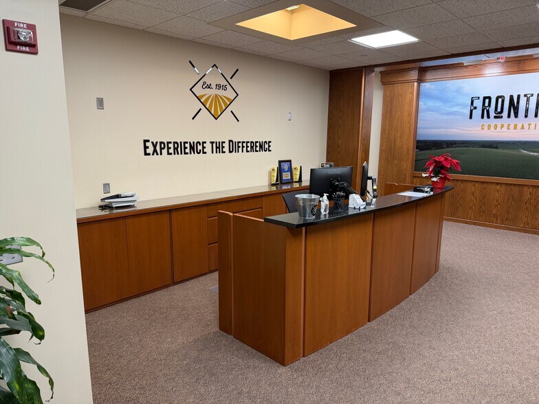 More Photos Of 3333 Landmark Cir, Lincoln Office For Sale