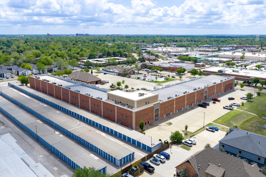 More Photos Of 480 24th Ave NW, Norman Storefront Retail Office For Lease