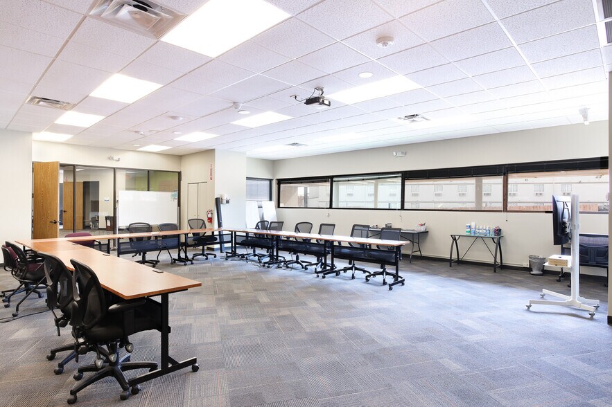 More Photos Of 5404 Wurzbach Rd, San Antonio Office For Sale