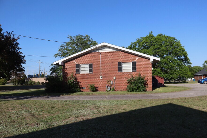 More Photos Of 1107 Erwin Rd, Dunn Healthcare For Sale