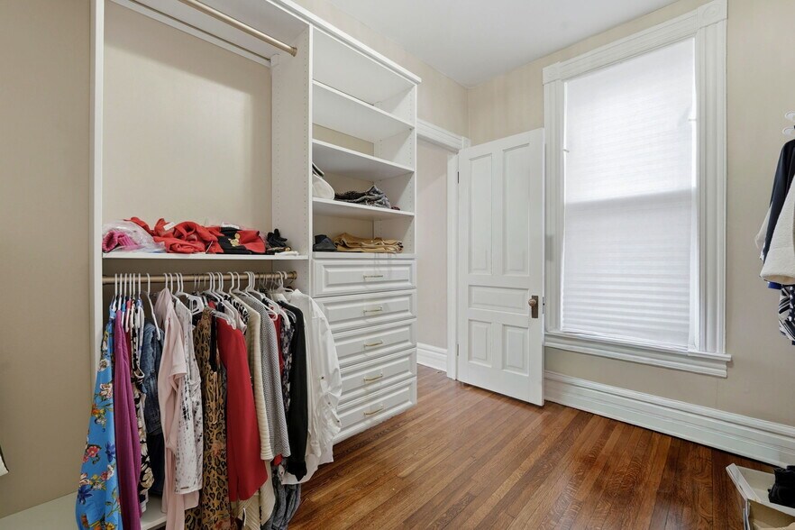 More Photos Of 2424-2428 N Geneva Ter, Chicago Apartments For Sale