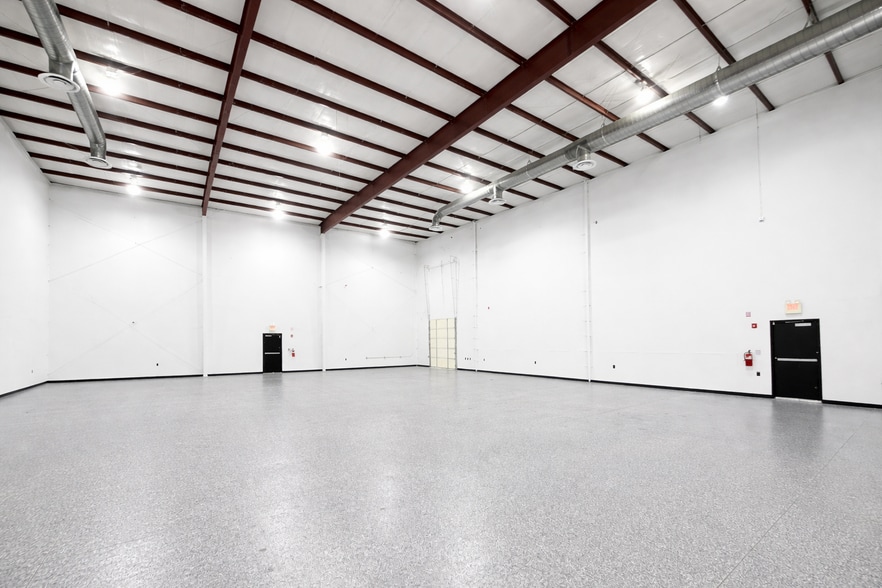 More Photos Of 440 Southport Commerce Blvd, Spartanburg Warehouse For Lease