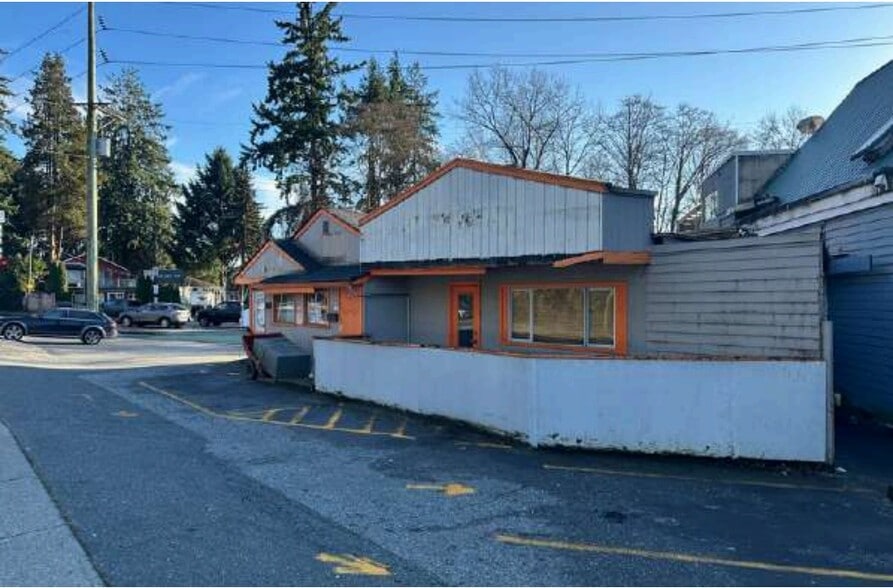 More Photos Of 657 3rd St W, North Vancouver General Retail For Sale