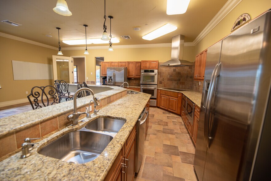 More Photos Of 2420 Brunello Trace, Lutz Loft Creative Space For Sale