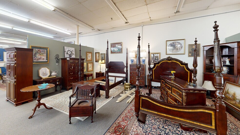 More Photos Of 208 E Mcintyre St, Mullins Supermarket For Sale