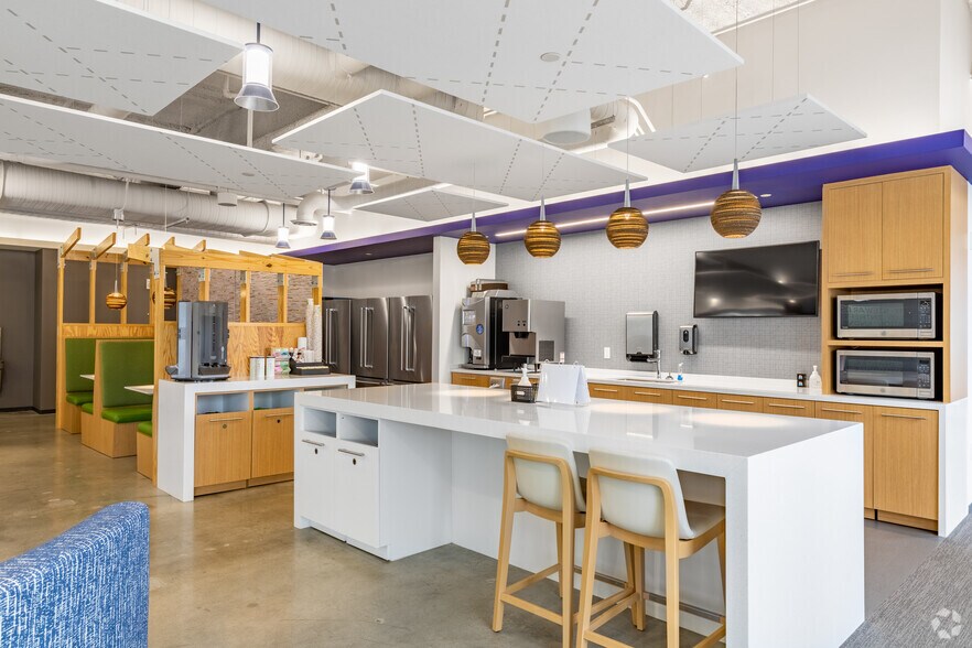 More Photos Of 133 Peachtree St NE, Atlanta Office For Lease