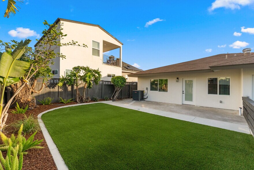 More Photos Of 4921 Gary St, San Diego Multifamily For Sale