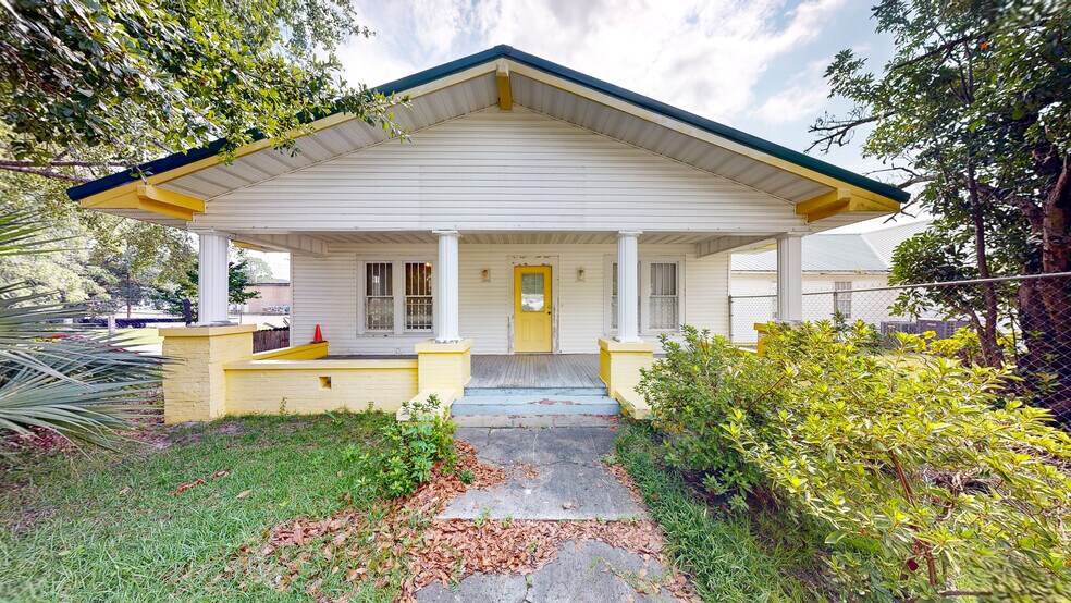 More Photos Of 104 N Herring St, Dothan Office For Sale