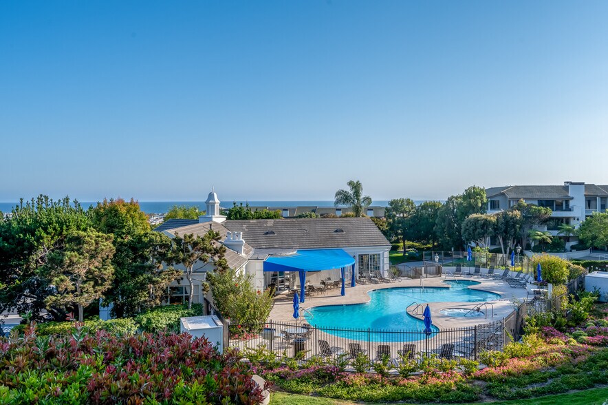 More Photos Of 100 Scholz Plz, Newport Beach Apartments For Sale