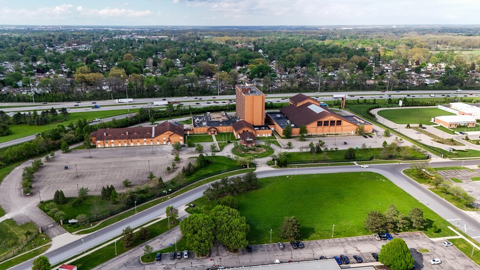 Primary Photo Of 4560 Hilton Corporate Dr, Columbus Apartments For Sale