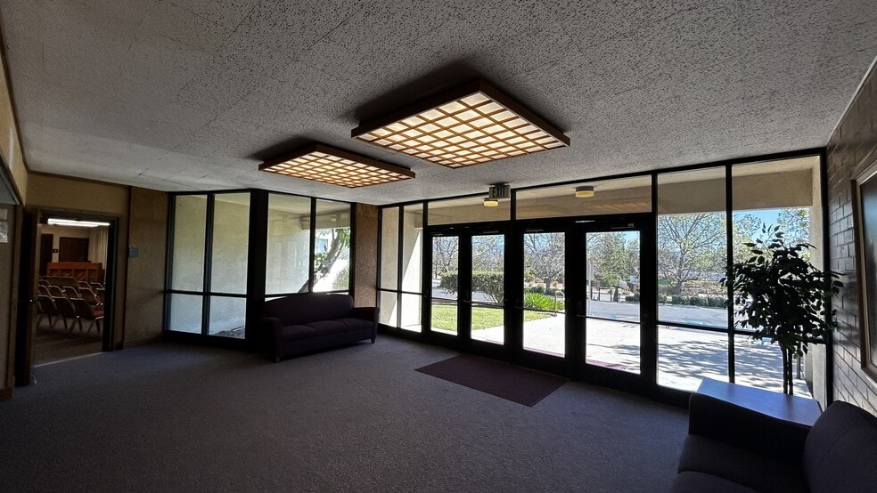 More Photos Of 11315 White Oak Ave, Granada Hills Specialty For Sale