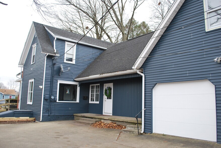 More Photos Of 935 S Ironwood Dr, South Bend Office For Sale