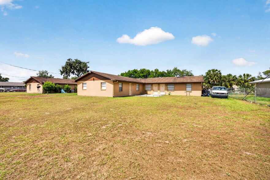 More Photos Of 3210 W Willow Dr, Mulberry Apartments For Sale