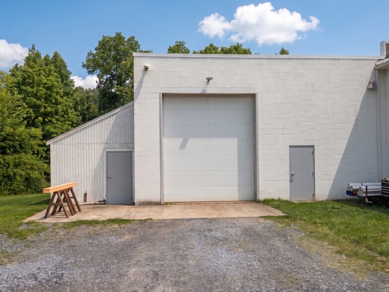 Primary Photo Of 1139 Phoenixville Pike, West Chester Warehouse For Lease