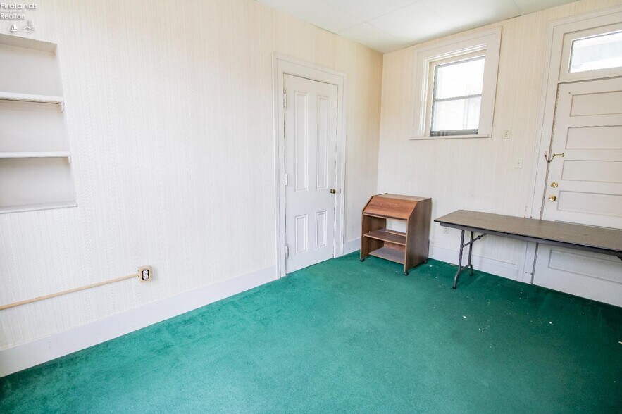 More Photos Of 516 W Washington St, Sandusky Office For Sale