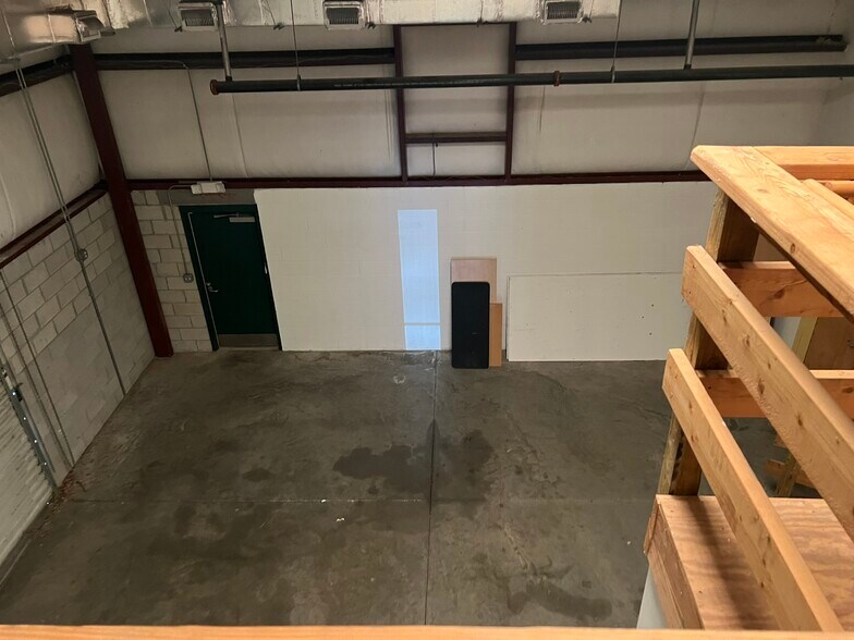 More Photos Of 10330 Chedoak Ct, Jacksonville Light Distribution For Sale