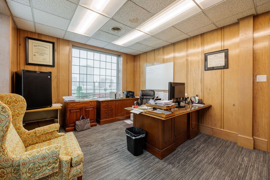 More Photos Of 16 S 2nd St, Richmond Office For Lease