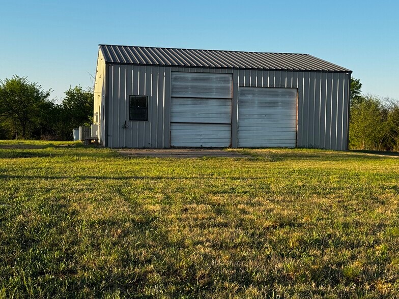 More Photos Of 10124 SE 29th St, Midwest City Warehouse For Sale