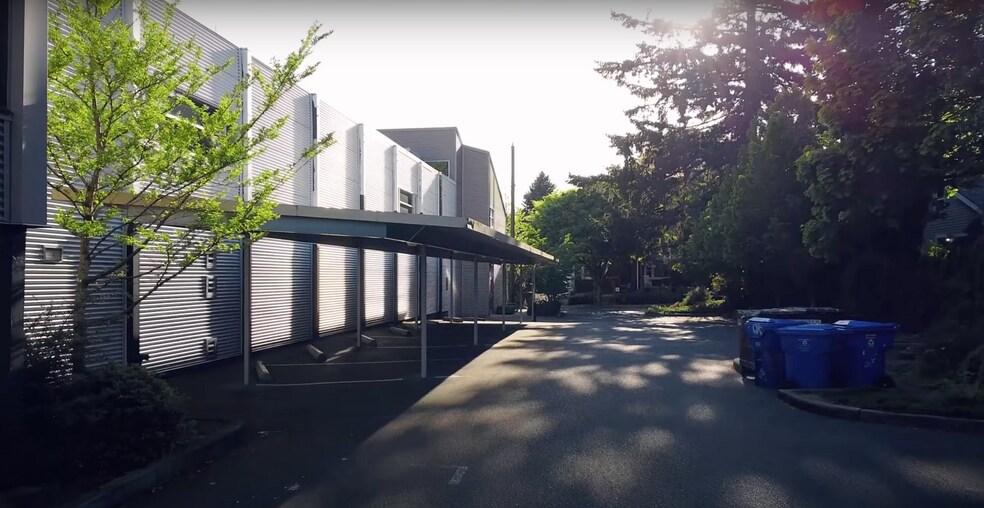 More Photos Of 3829-3843 NE Tillamook St, Portland Office For Lease