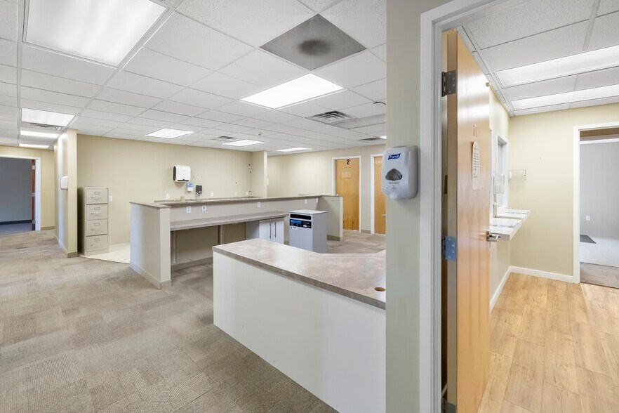 More Photos Of 1027 Pompton Ave, Cedar Grove Medical For Sale