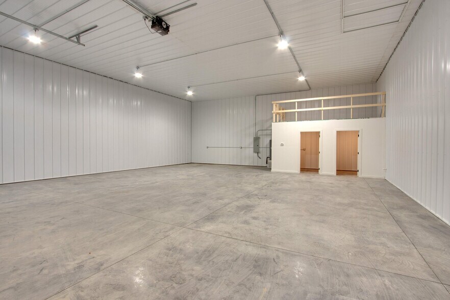More Photos Of 5101 Kochs Ln, Quincy Warehouse For Lease