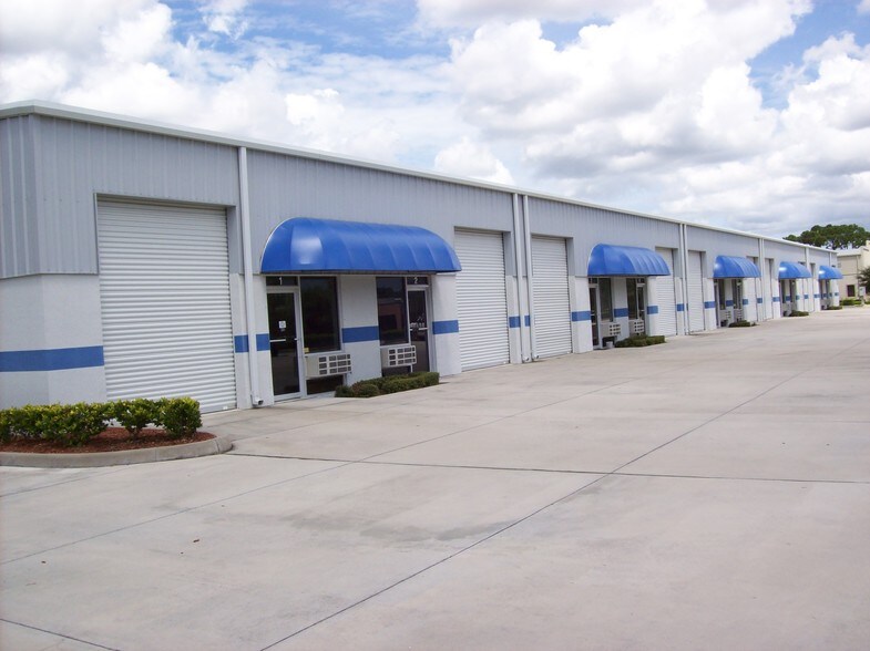 More Photos Of 500 North Dr, Melbourne Warehouse For Lease