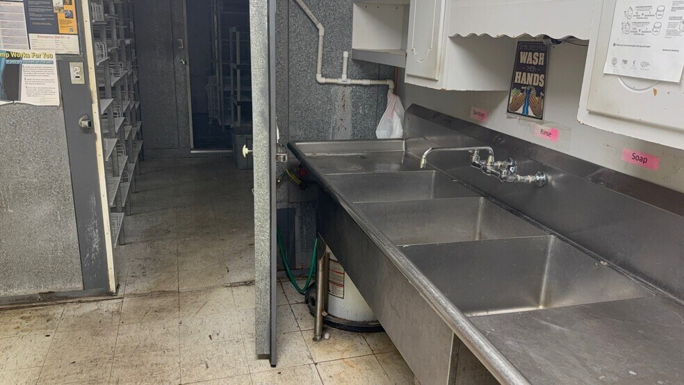 More Photos Of 2916 S Washington Ave, Titusville Freestanding For Sale