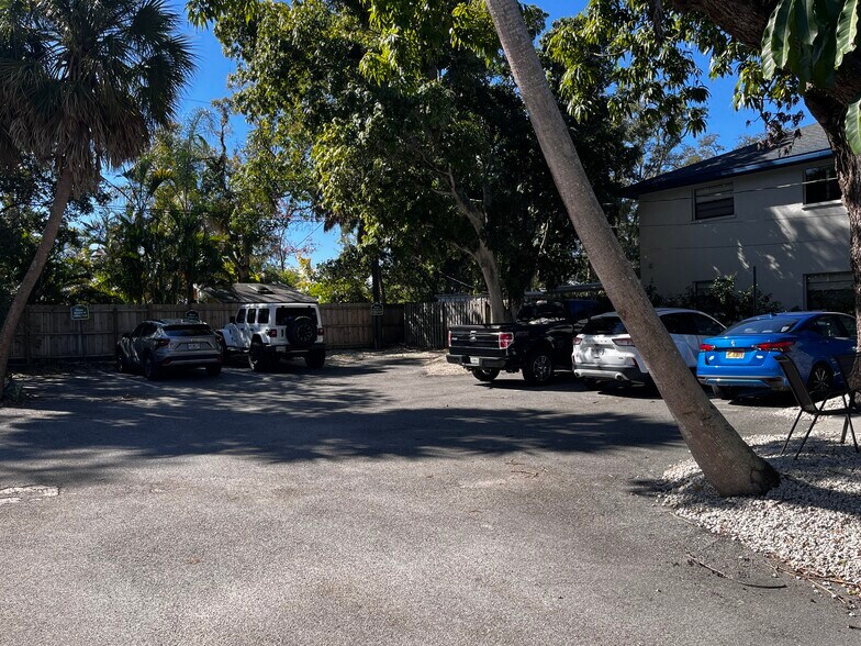 More Photos Of 2019 Manatee Ave, Bradenton Medical For Lease