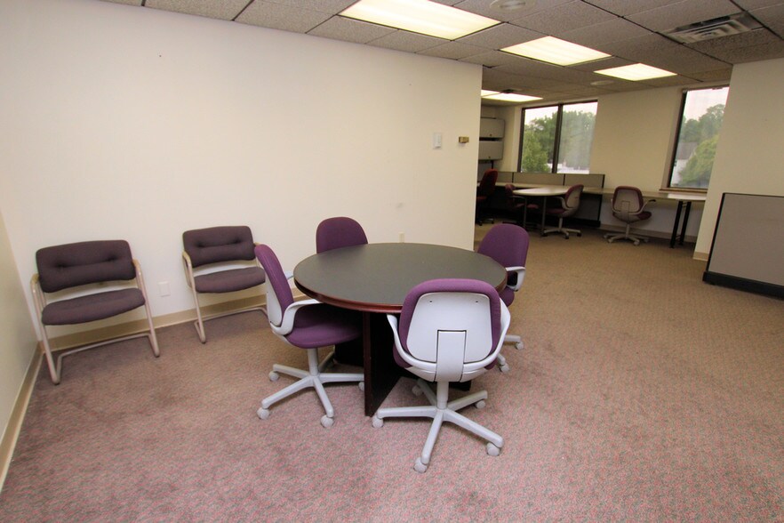 More Photos Of 2 W Main St, Fremont Office For Lease