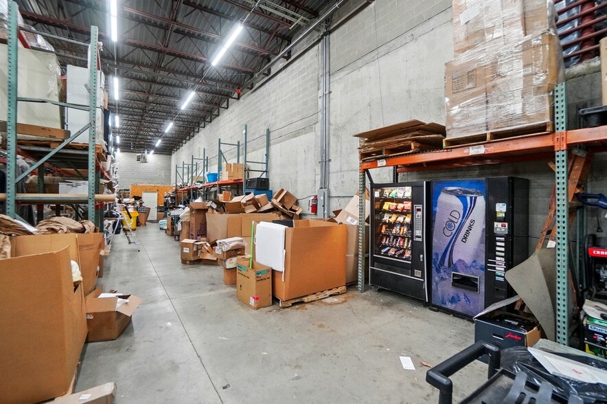 More Photos Of 50 Eswin St, Cincinnati Freestanding For Sale