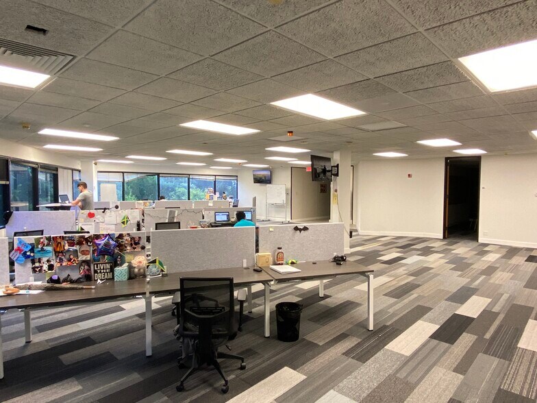 More Photos Of 1101 S Capital Of Texas Hwy, West Lake Hills Coworking Space