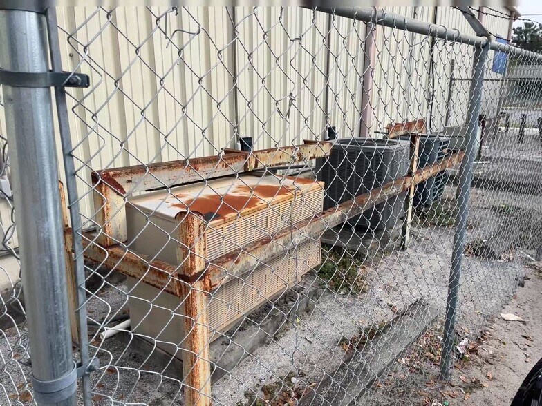 More Photos Of 1906 Parental Home Rd, Jacksonville Storefront For Sale