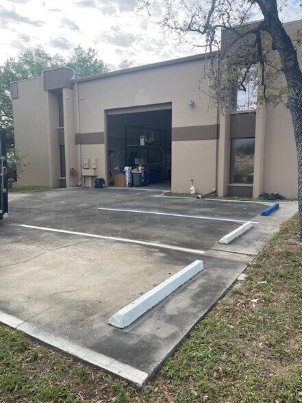 More Photos Of 1444 20th St N, Saint Petersburg Distribution For Sale