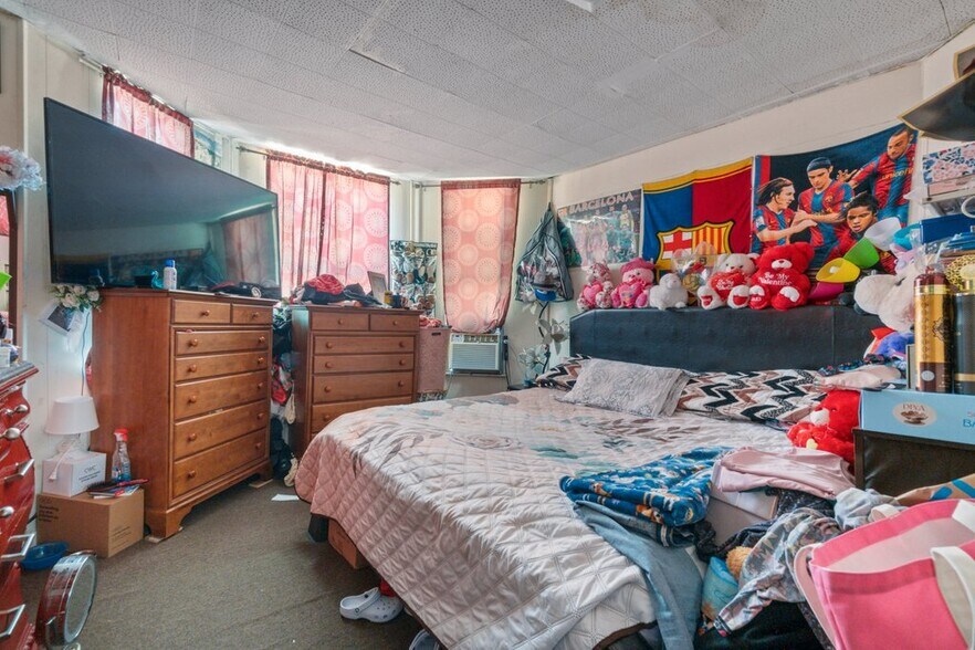 More Photos Of 2530 N Calvert St, Baltimore Office Residential For Sale