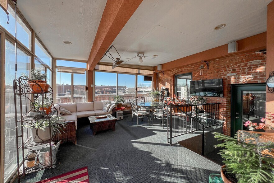 More Photos Of 418-420 Main St, Longmont Storefront For Sale