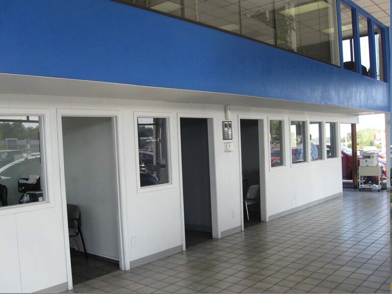 More Photos Of 6824-6840 Blue Ridge Blvd, Raytown Auto Dealership For Sale