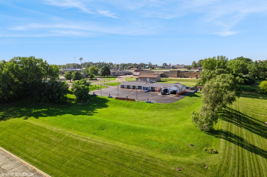 More Photos Of 731 Midwest Ct, Freeport Carwash For Sale