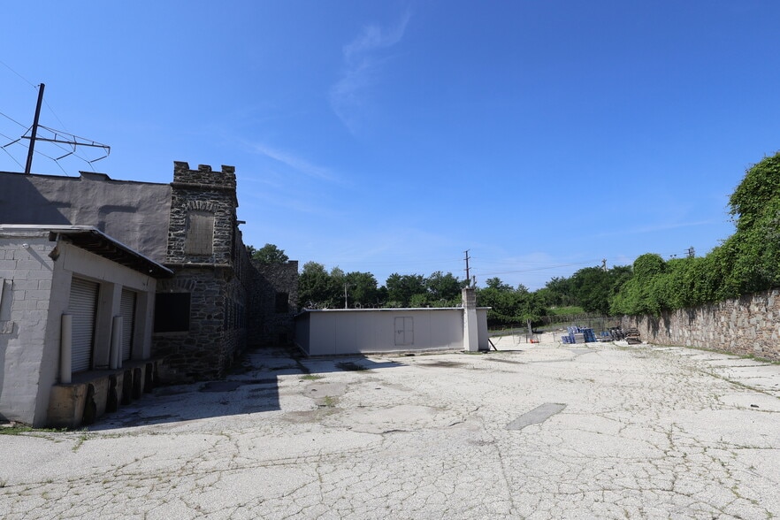 More Photos Of 5323 W Jefferson St, Philadelphia Industrial For Sale
