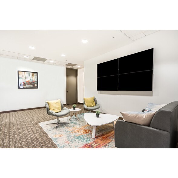 More Photos Of 505 Montgomery St, San Francisco Coworking Space