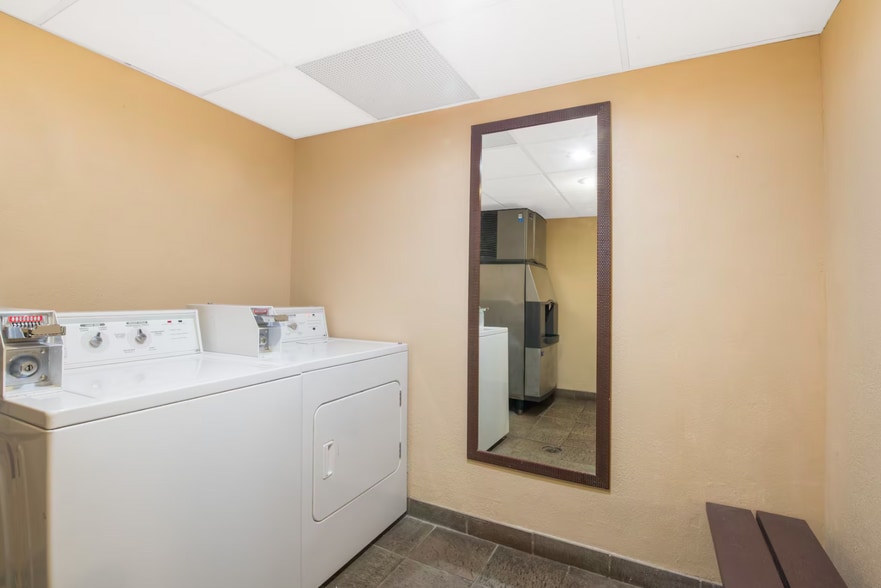 More Photos Of 2211 London Rd, Duluth Hotel For Sale