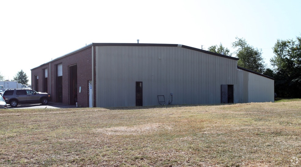 More Photos Of 2727 Commerce Pl, McDonough Industrial For Sale