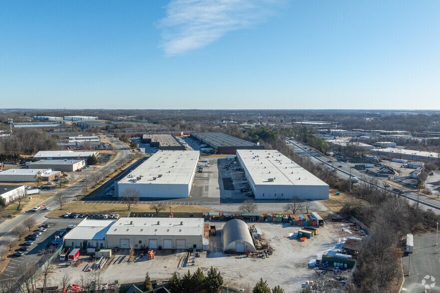 More Photos Of 8933-8965 Yellow Brick Rd, Rosedale Warehouse For Lease