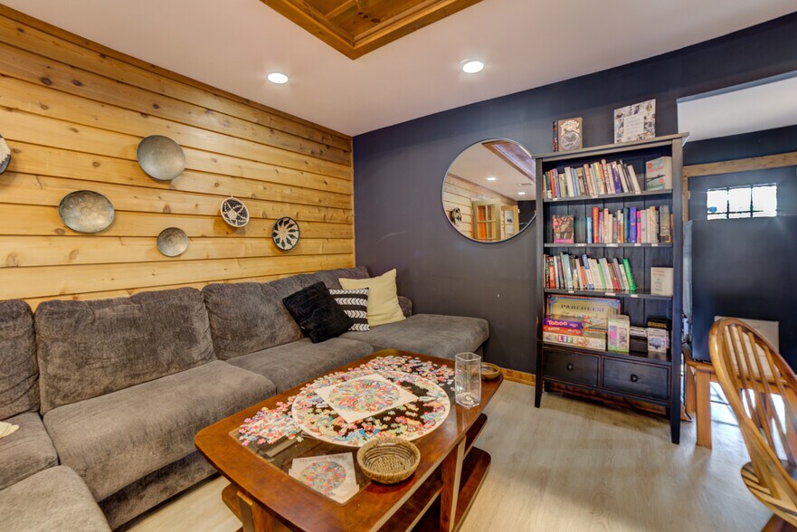 More Photos Of 446724 E 390 Rd, Langley Hotel For Sale