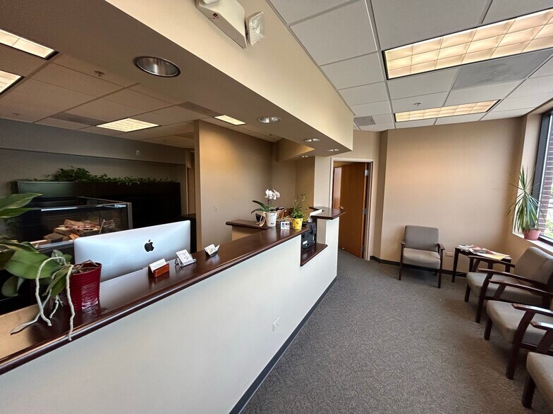 More Photos Of 5901 Dempster St, Morton Grove Office For Sale