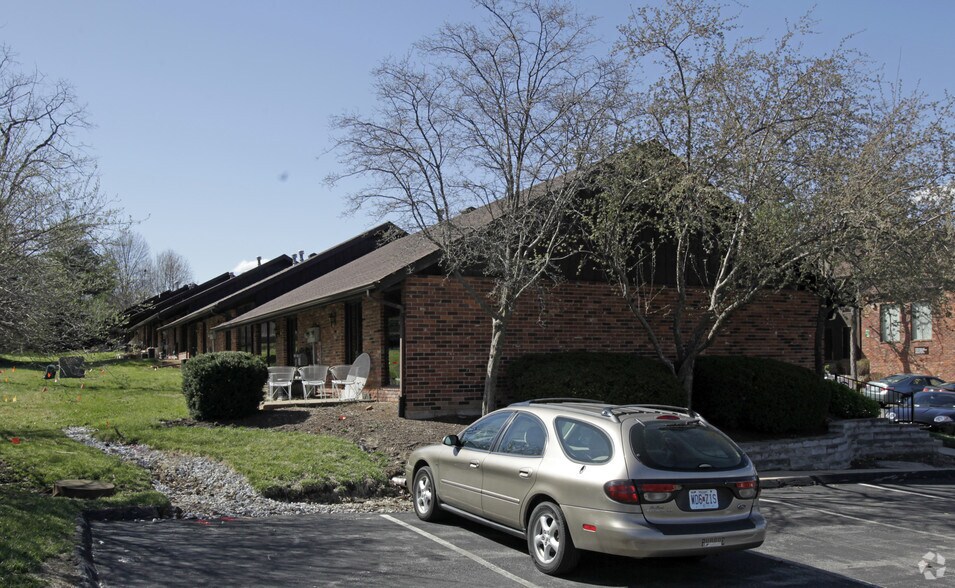 More Photos Of 160-182 Clarkson Executive Park, Ellisville Office For Sale