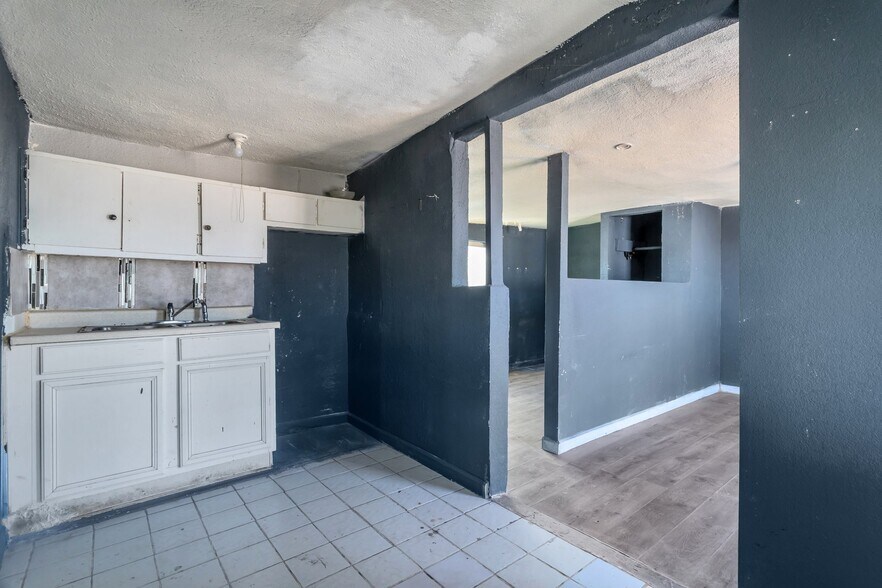 More Photos Of 313 W Jones Ave, Phoenix Apartments For Sale