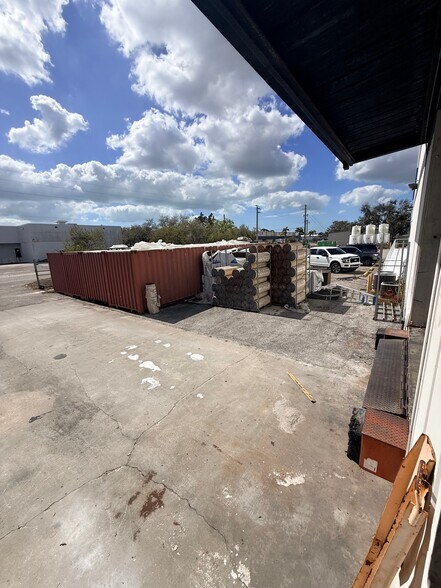More Photos Of 2415 Whitfield Industrial Way, Sarasota Warehouse For Sale