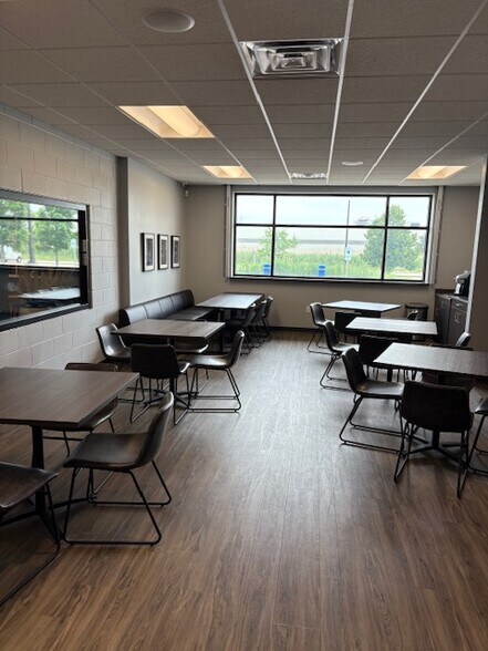 More Photos Of 4811 W Michaels Dr, Appleton General Retail For Sale